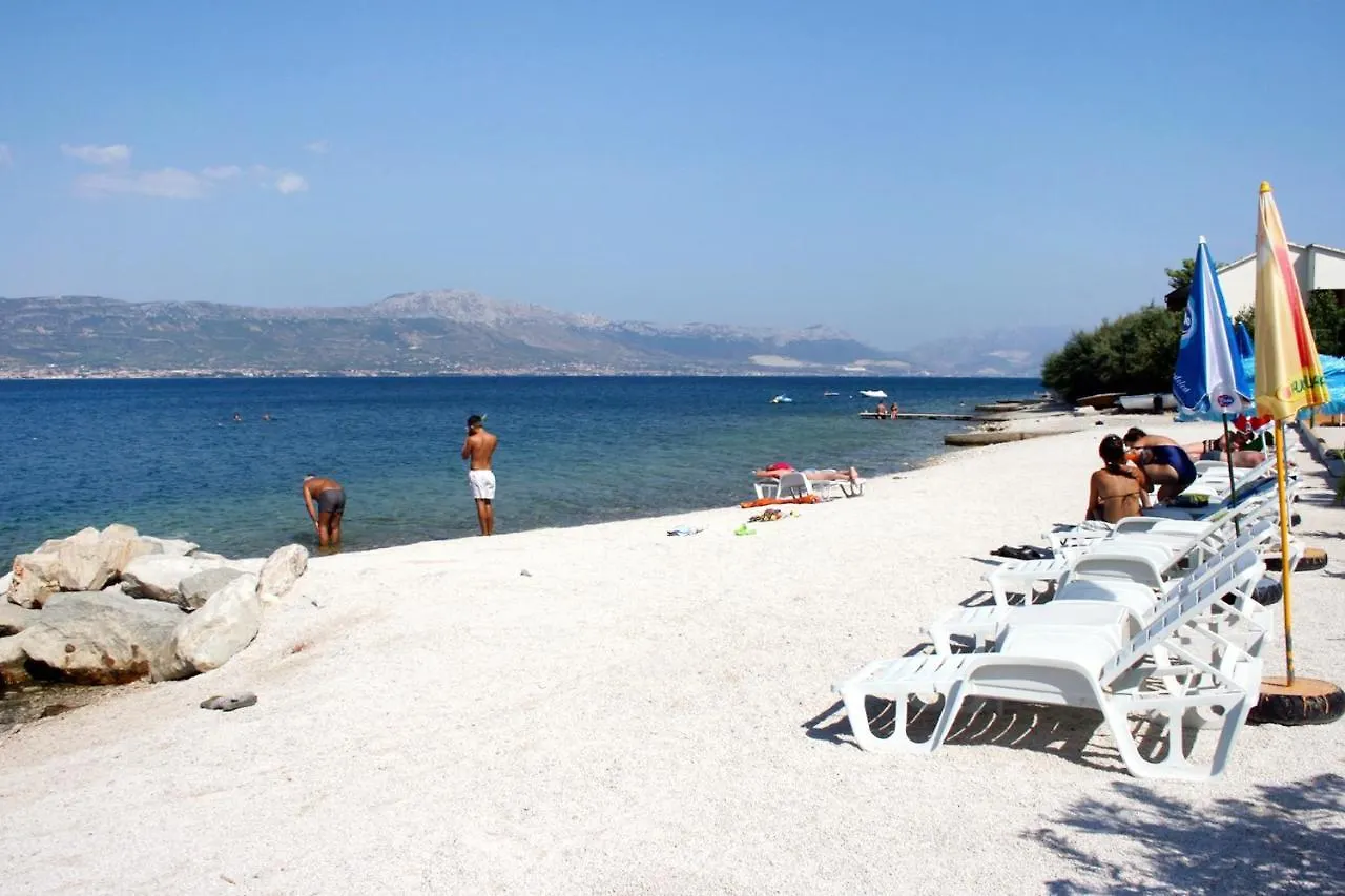 Apartments By The Sea Arbanija, Ciovo - 12113 特罗吉尔 0*,  克罗地亚