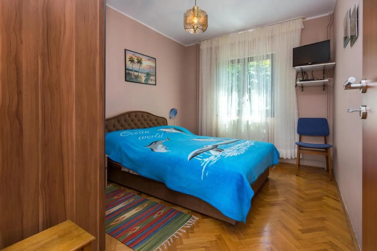 Apartments By The Sea Arbanija, Ciovo - 12113 特罗吉尔