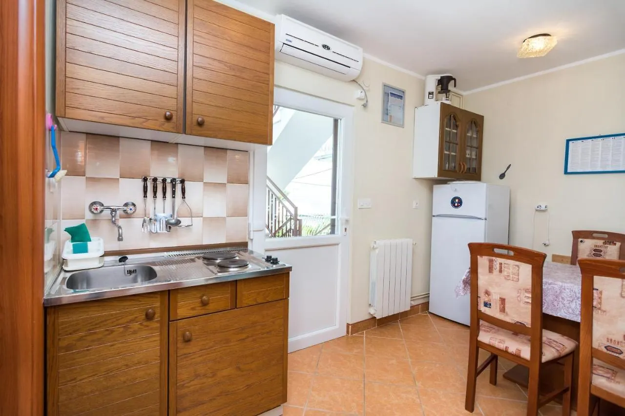Apartments By The Sea Arbanija, Ciovo - 12113 特罗吉尔 克罗地亚