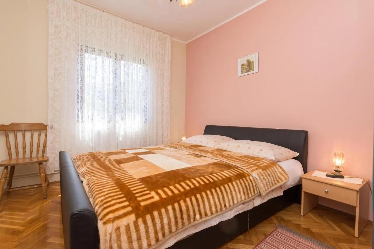 Apartments By The Sea Arbanija, Ciovo - 12113 特罗吉尔