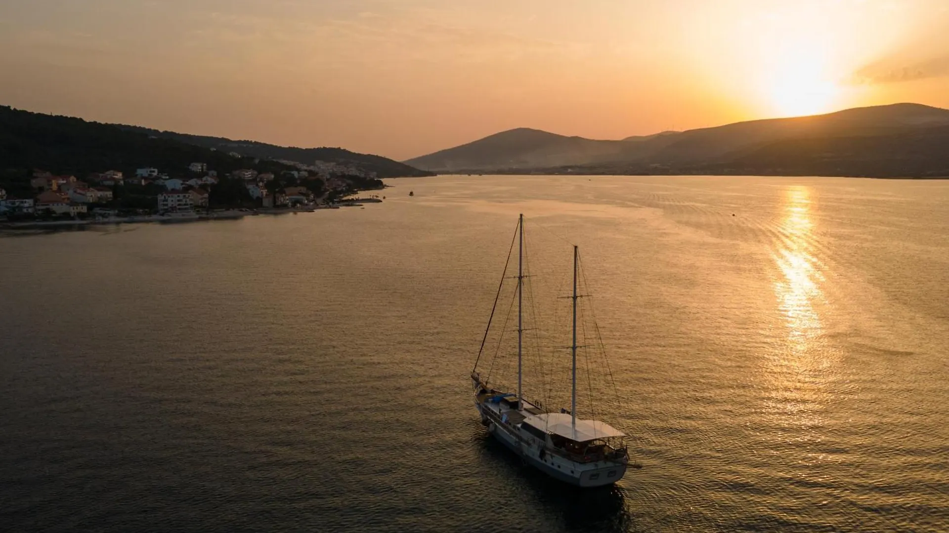 Apartments By The Sea Arbanija, Ciovo - 12113 特罗吉尔