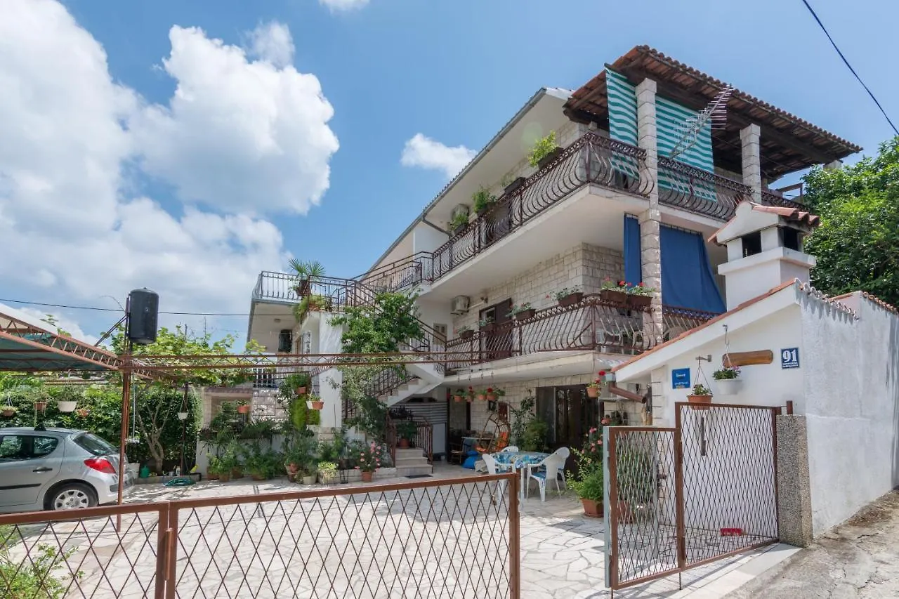 Apartments By The Sea Arbanija, Ciovo - 12113 트로기르 0*,
